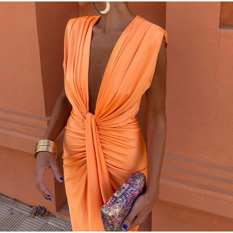 Zenova™ Bella | Festklänning med djup urringning