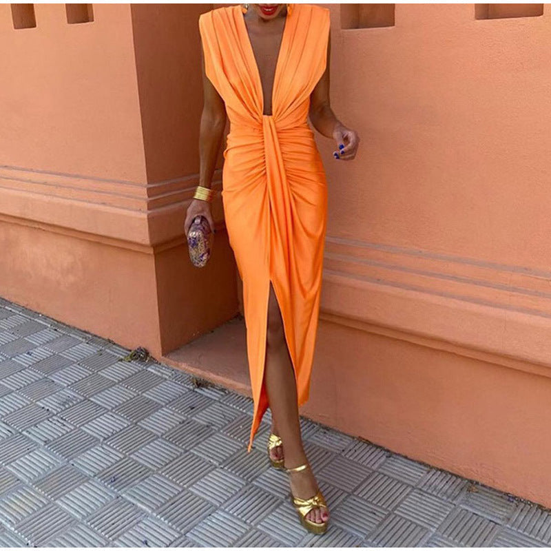 Zenova™ Bella | Festklänning med djup urringning