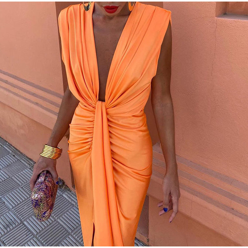 Zenova™ Bella | Festklänning med djup urringning