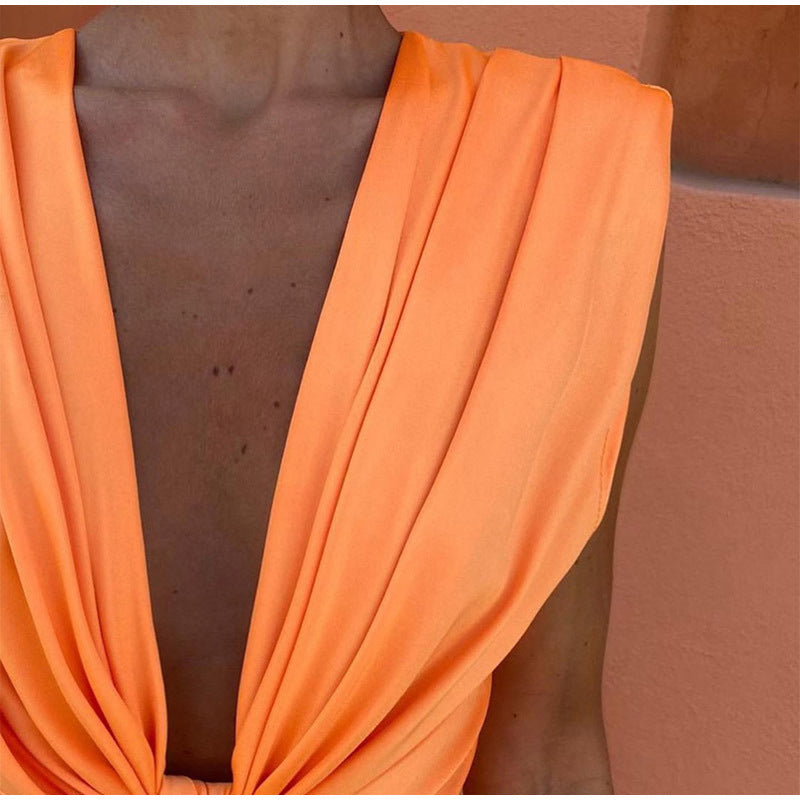 Zenova™ Bella | Festklänning med djup urringning