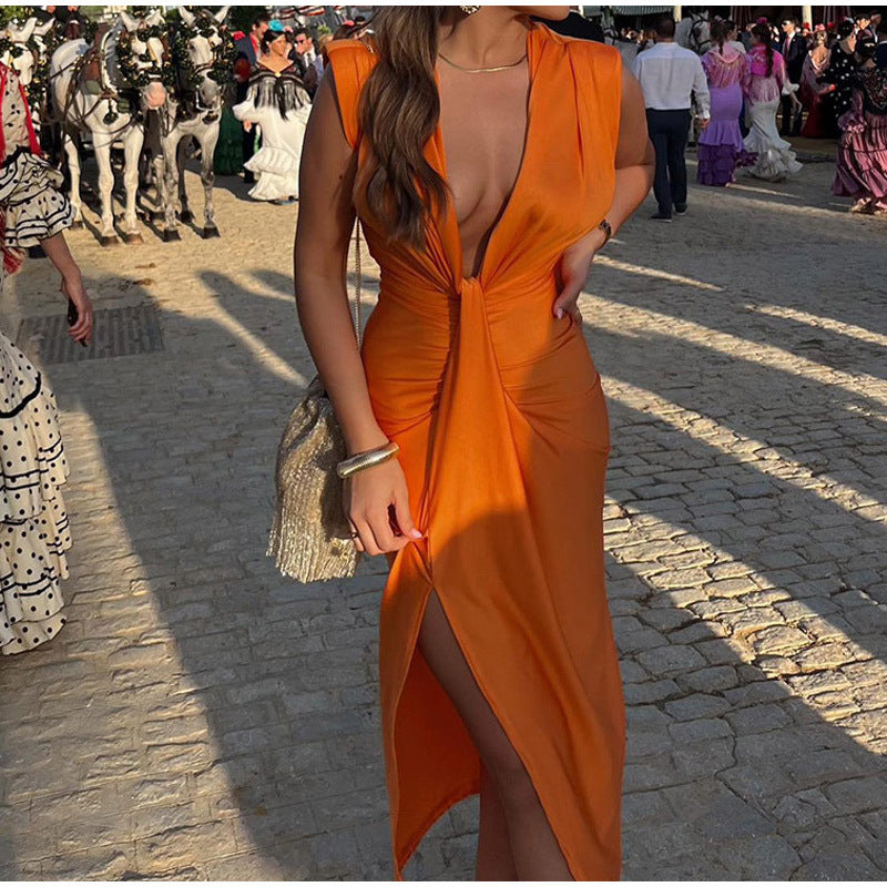 Zenova™ Bella | Festklänning med djup urringning