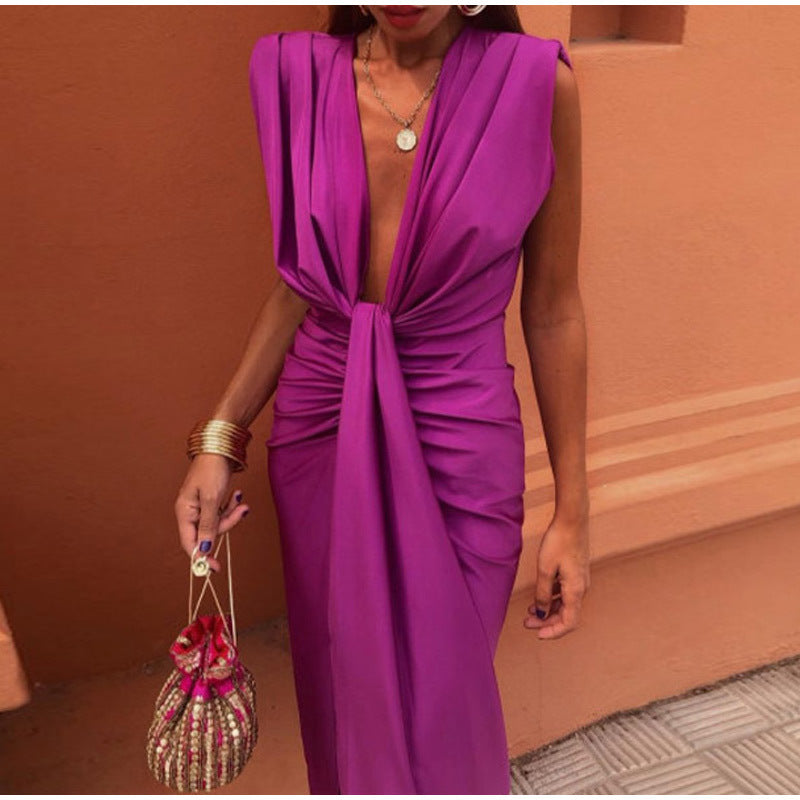 Zenova™ Bella | Festklänning med djup urringning