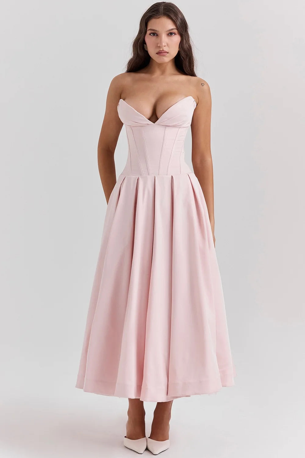 Vestito estivo midi con taglio a principessa