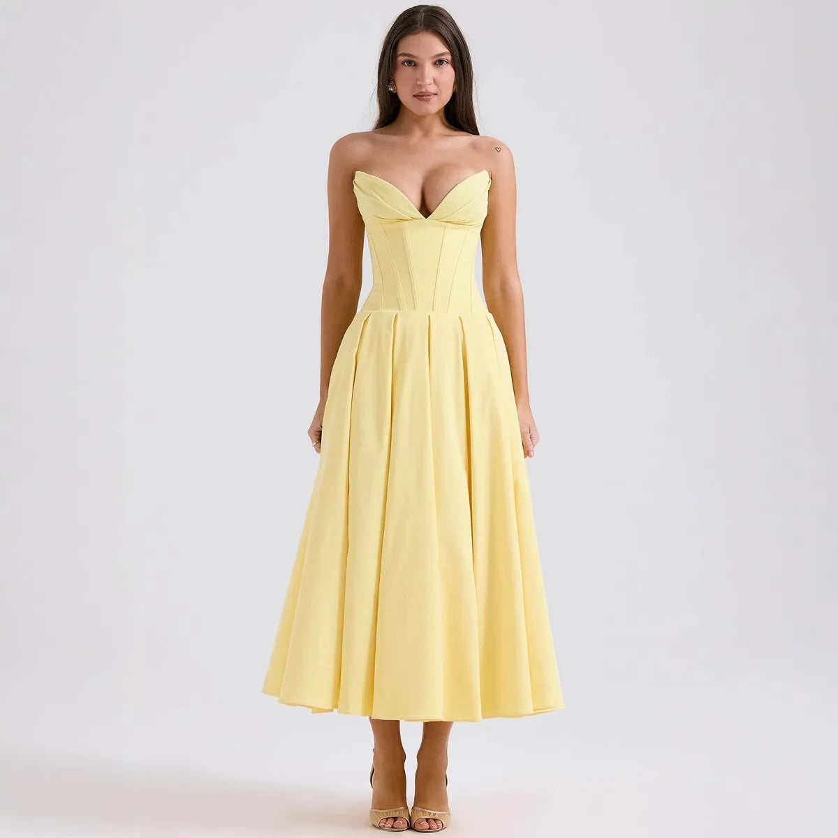 Vestito estivo midi con taglio a principessa