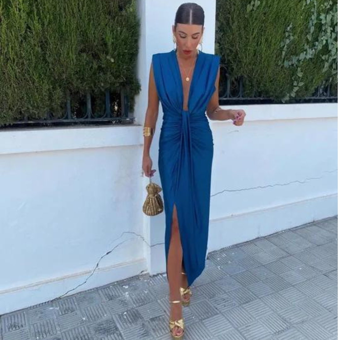 Zenova™ Bella | Festklänning med djup urringning