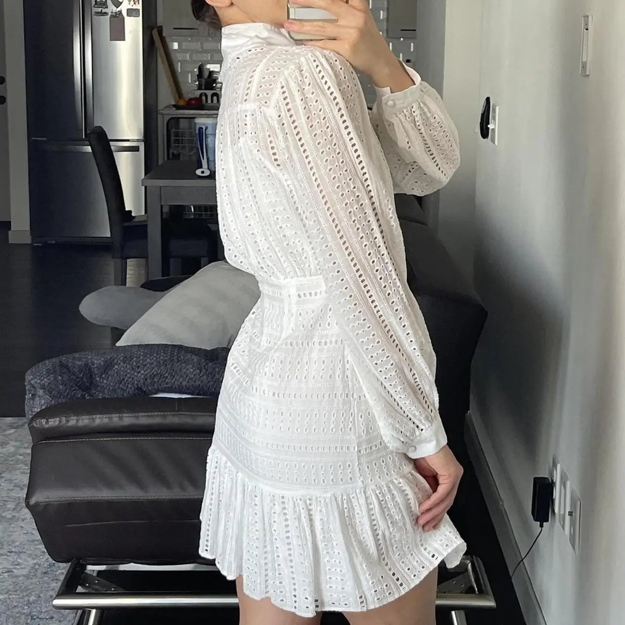 Elegante abito a camicia con collo alla coreana traforato