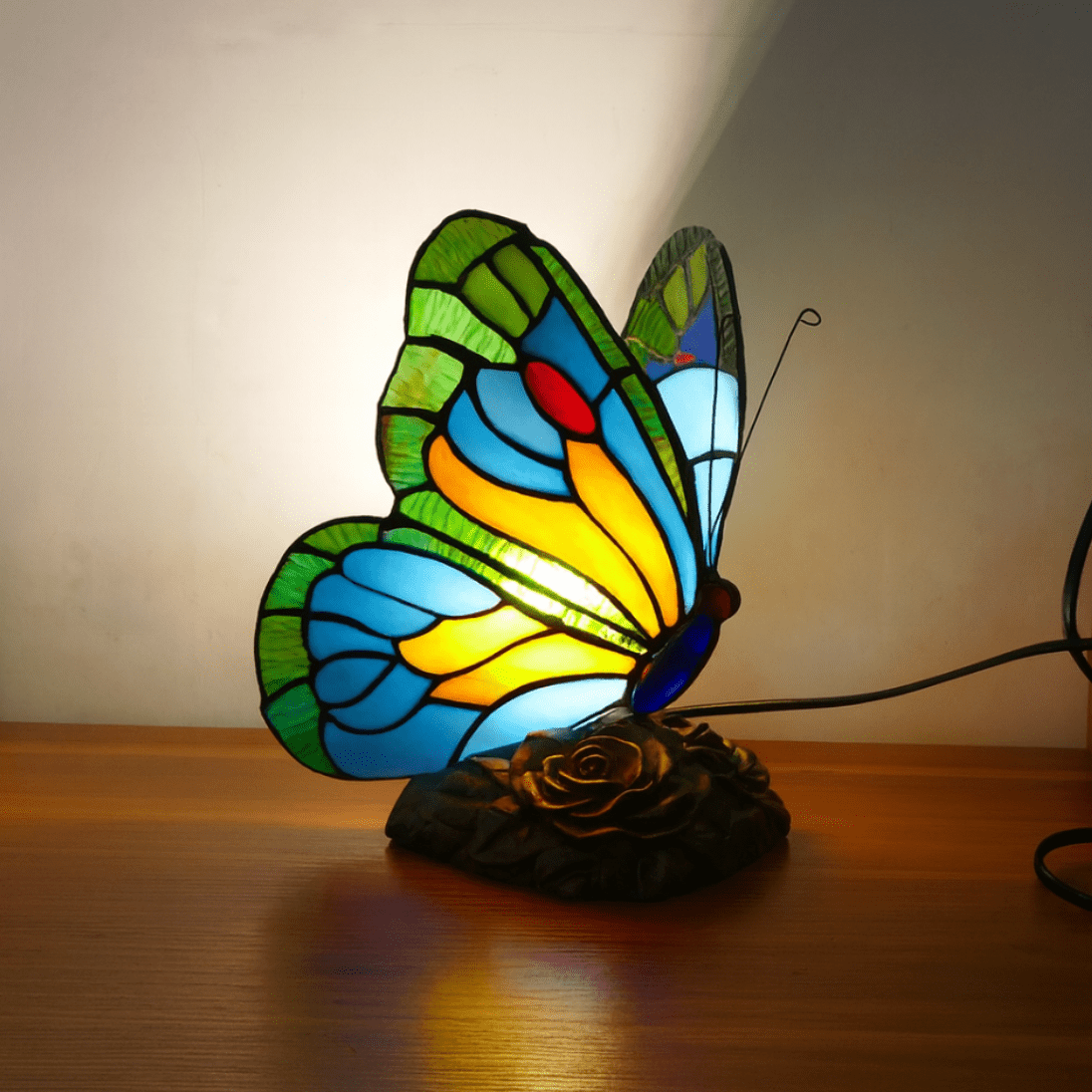 Lampada a farfalla blu artistica