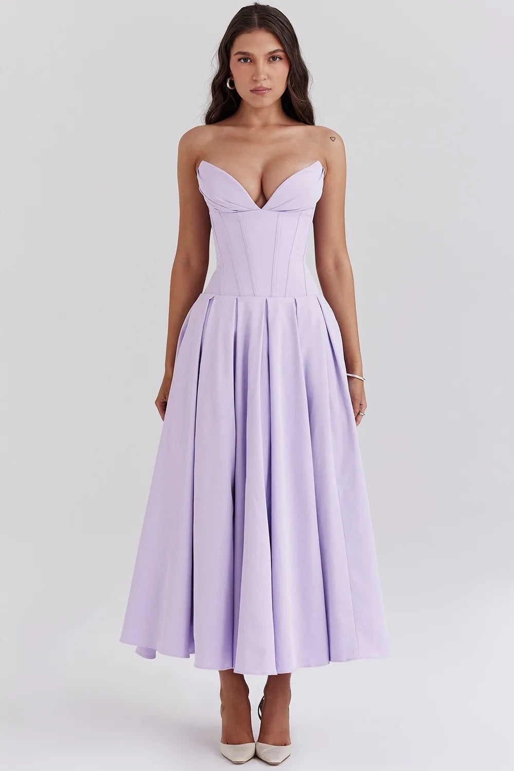 Vestito estivo midi con taglio a principessa