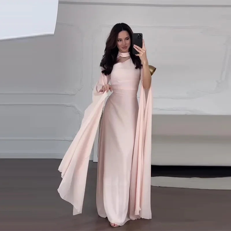 Abito a maniche lunghe sottile ed elegante