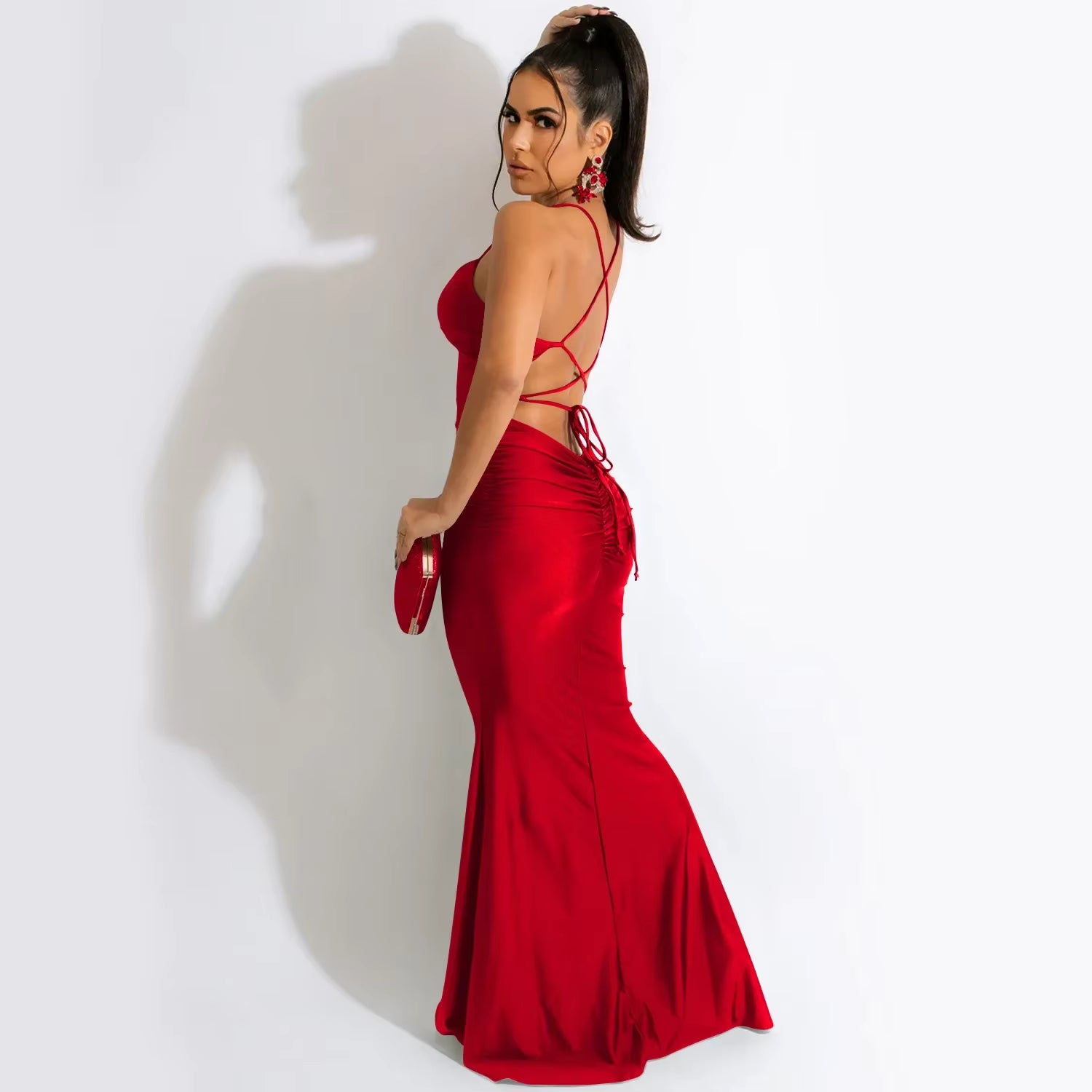 Abito lungo in raso elegante con spalline sottili