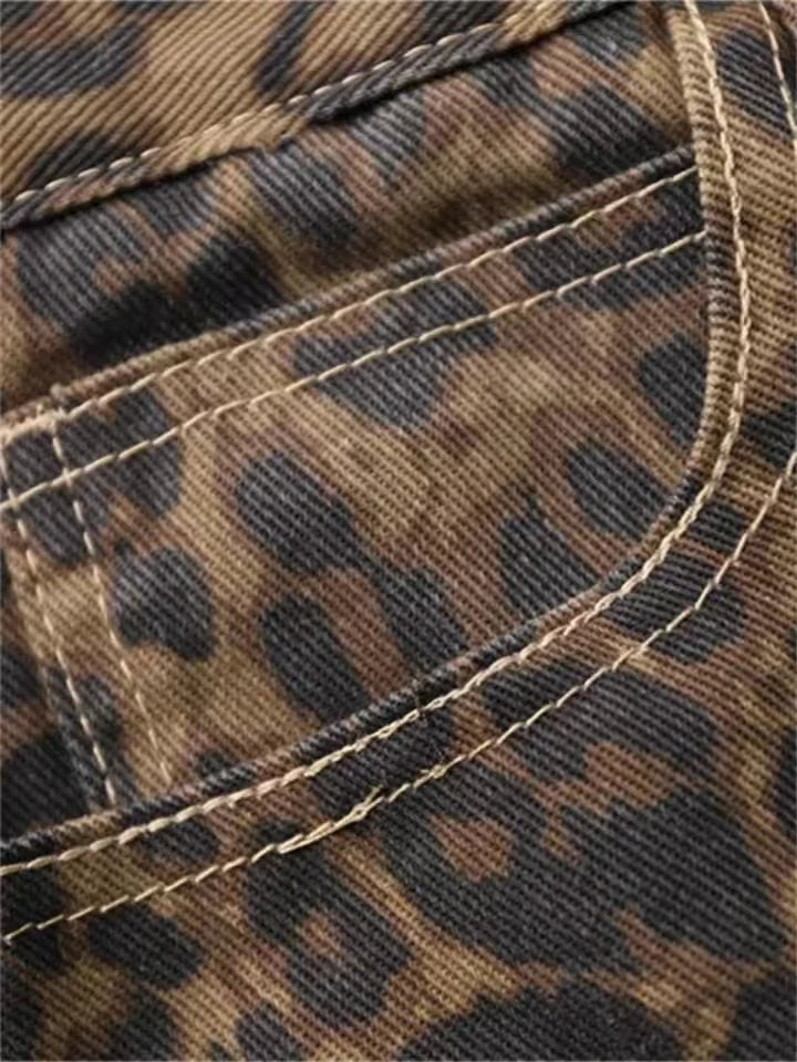Jeans larghi in denim leopardato