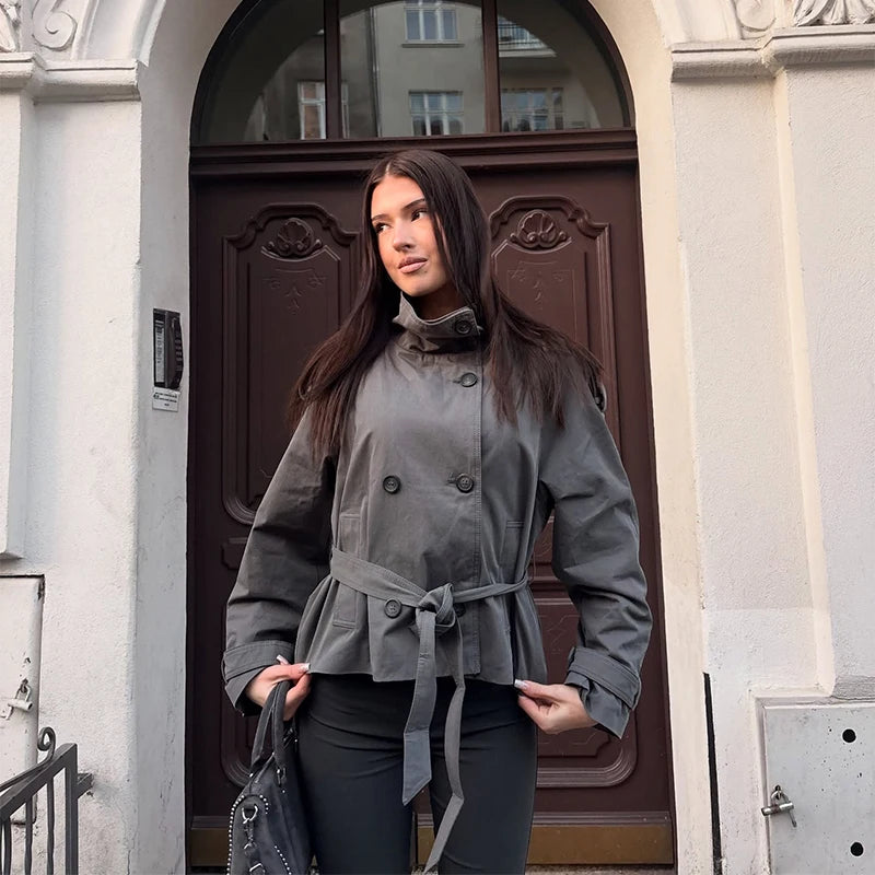 Trench con collo ad imbuto