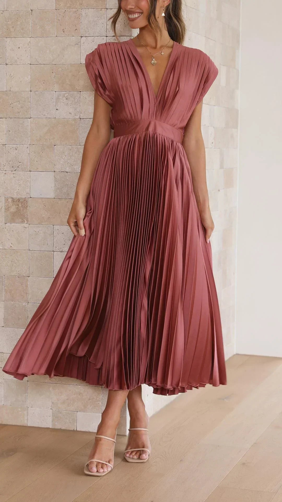 Zenova™ Marina | Elegant plisserad klänning