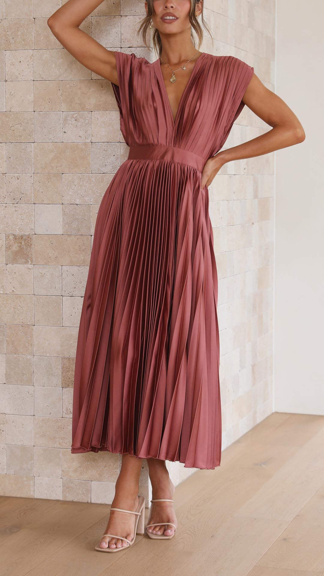 Zenova™ Marina | Elegant plisserad klänning