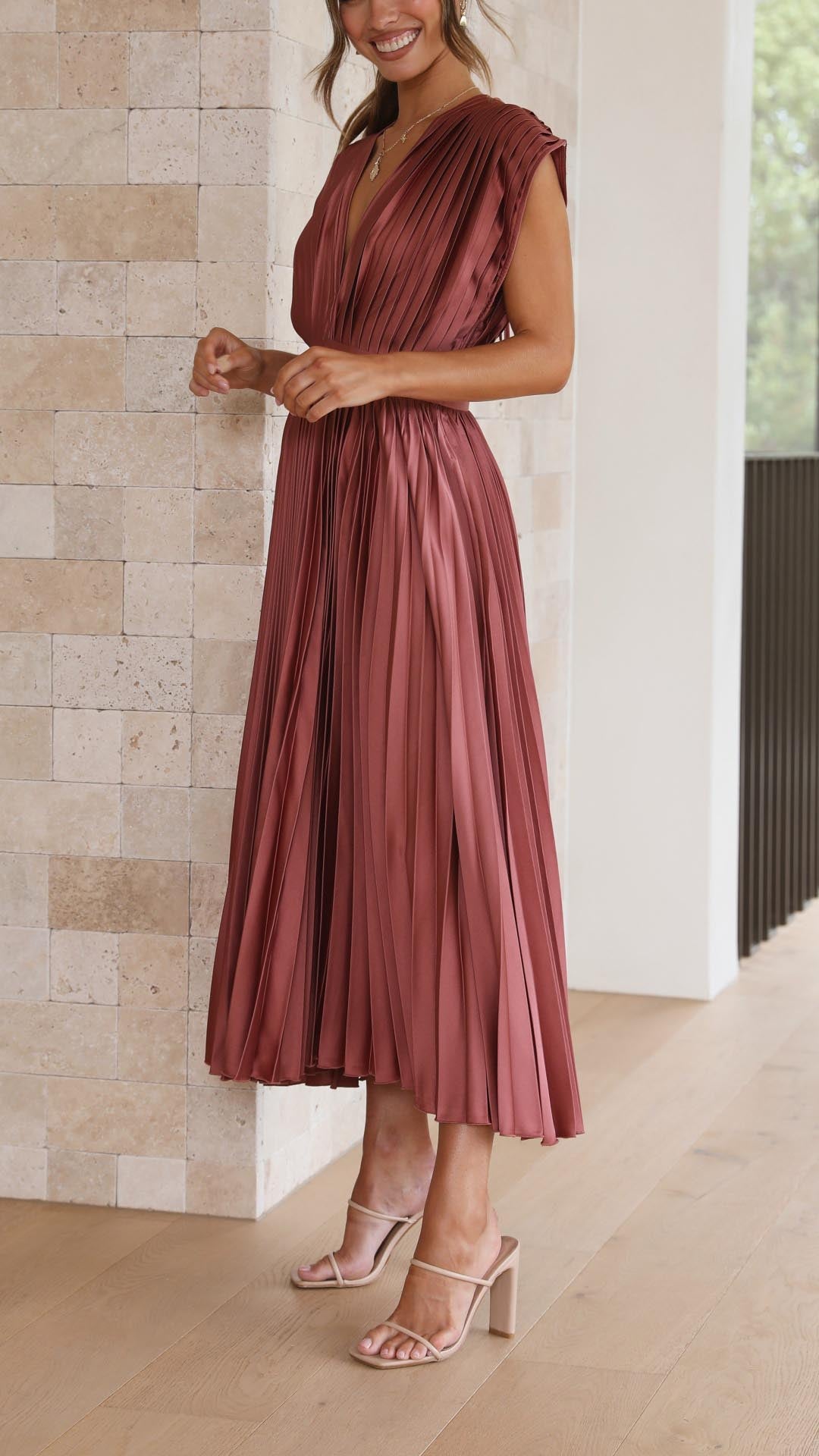 Zenova™ Marina | Elegant plisserad klänning