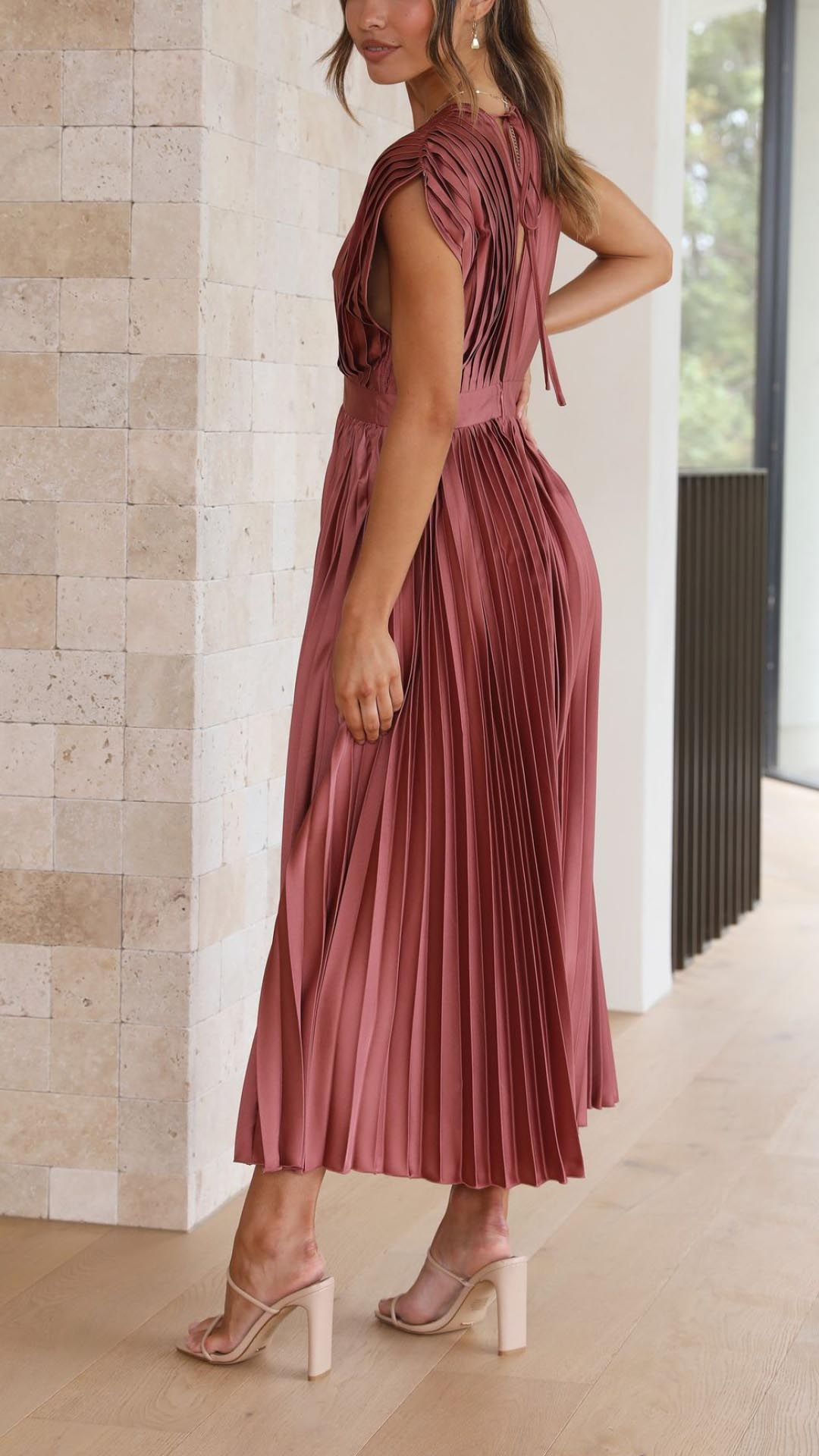 Zenova™ Marina | Elegant plisserad klänning